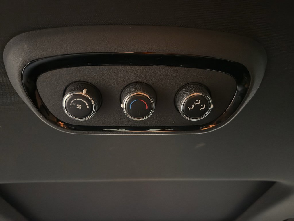 Used 2023 Dodge Durango GT image 33