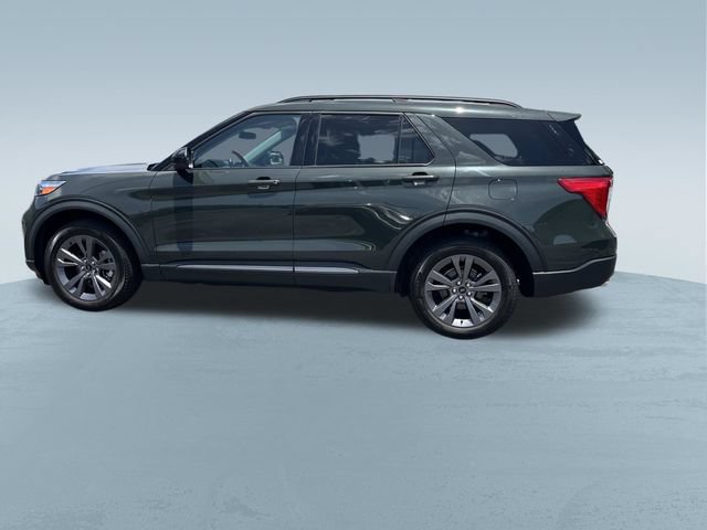Certified 2023 Ford Explorer XLT w/ Equipment Group 202A AWD/4WD image 8