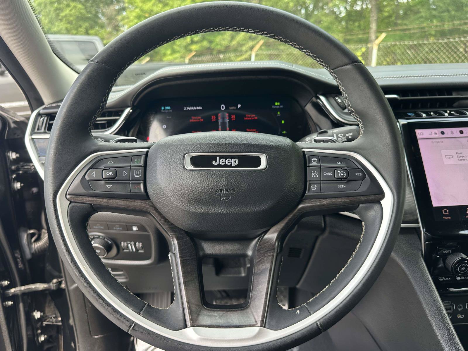 Used 2022 Jeep Grand Cherokee Limited 4xe AWD/4WD image 15
