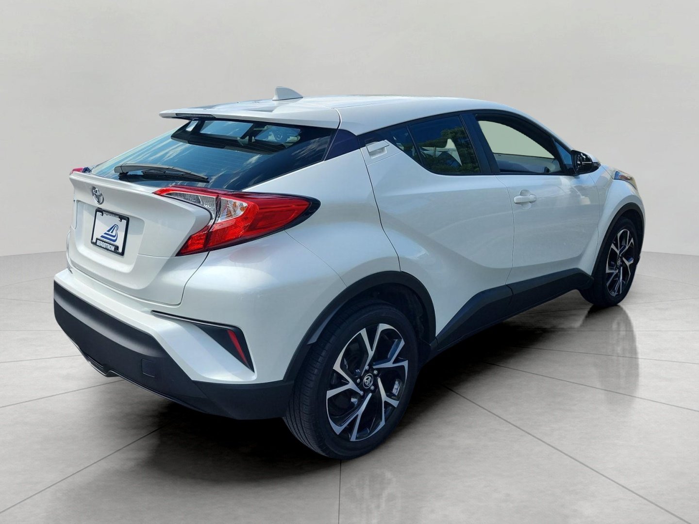 Used 2021 Toyota C-HR XLE FWD image 10