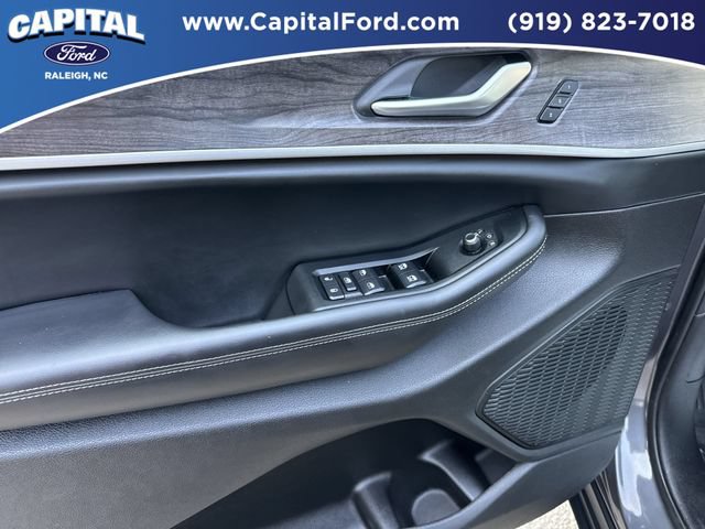 Used 2025 Jeep Grand Cherokee L Limited w/ Black Appearance Package AWD/4WD image 20