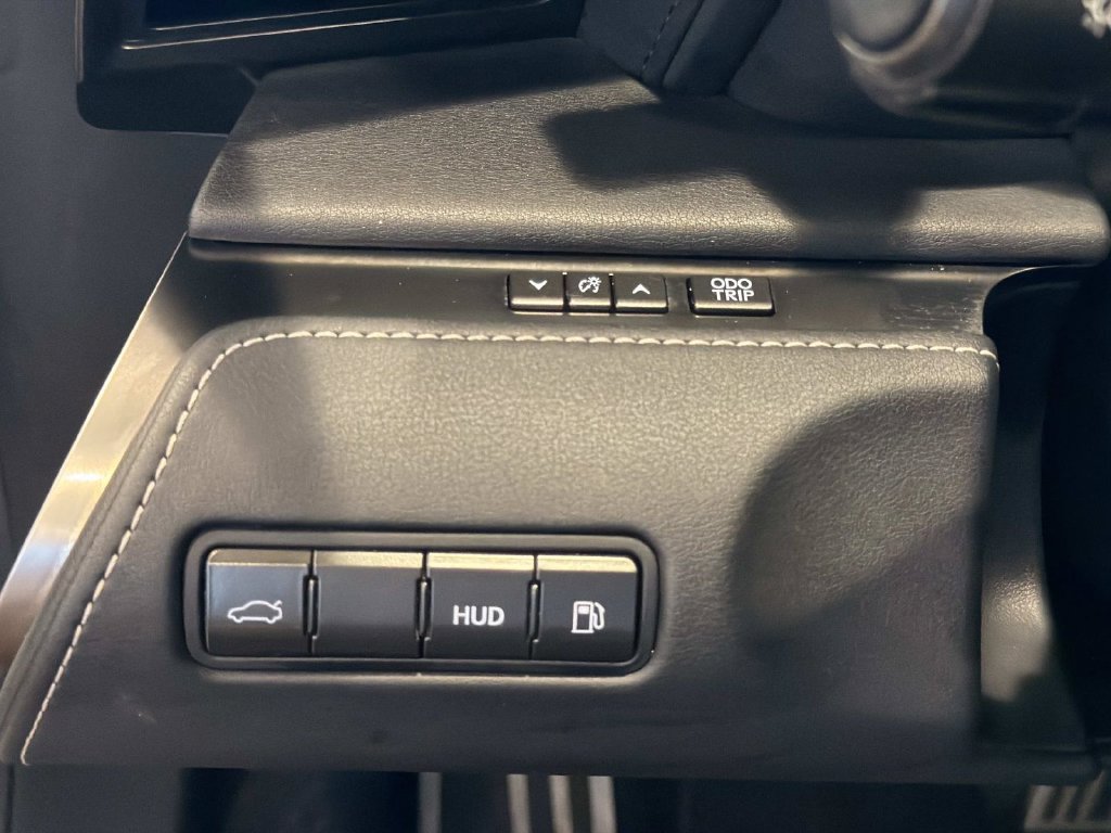 Used 2018 Lexus LC 500 Coupe w/ Sport Package RWD image 25