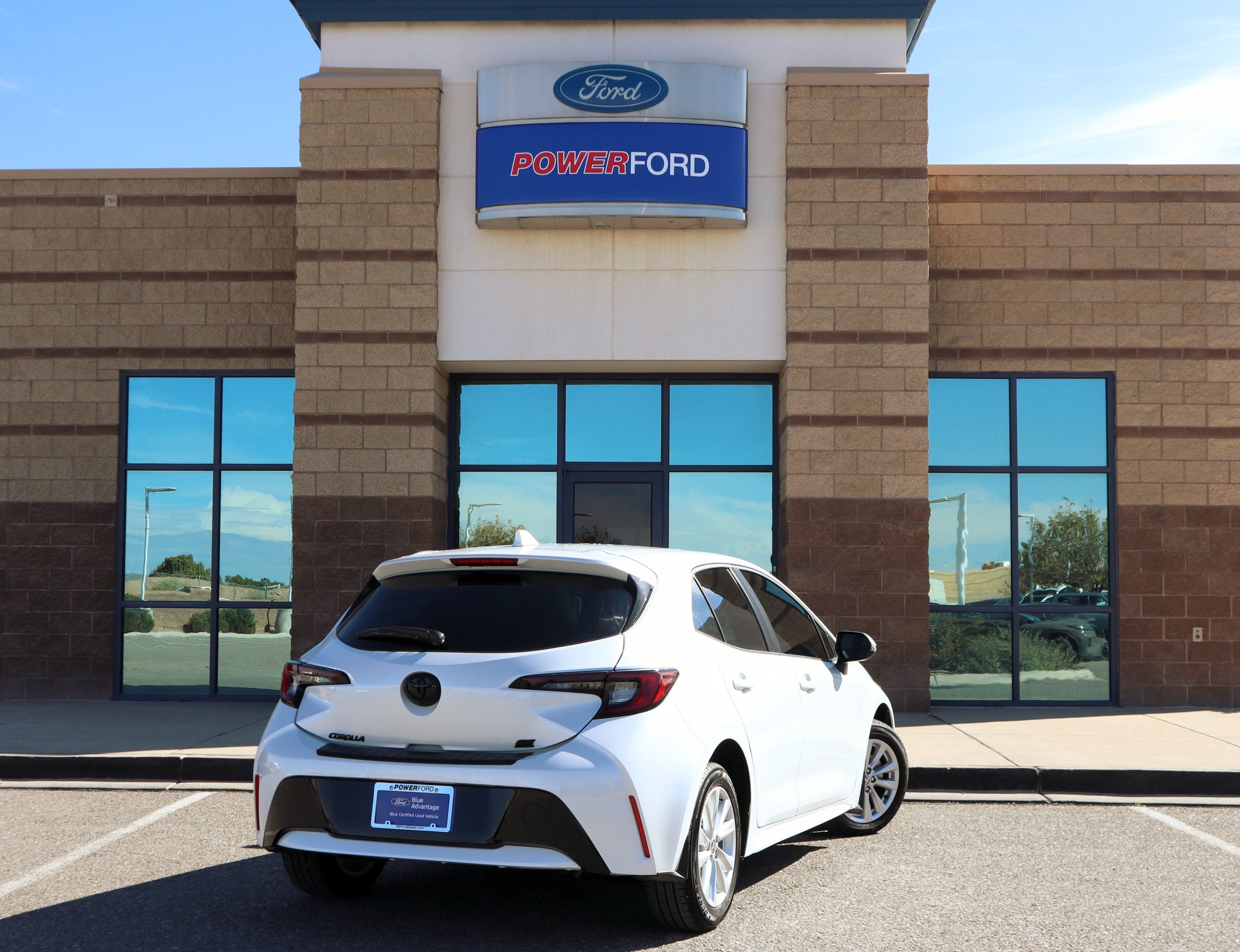 Used 2025 Toyota Corolla SE w/ SE Package FWD image 6