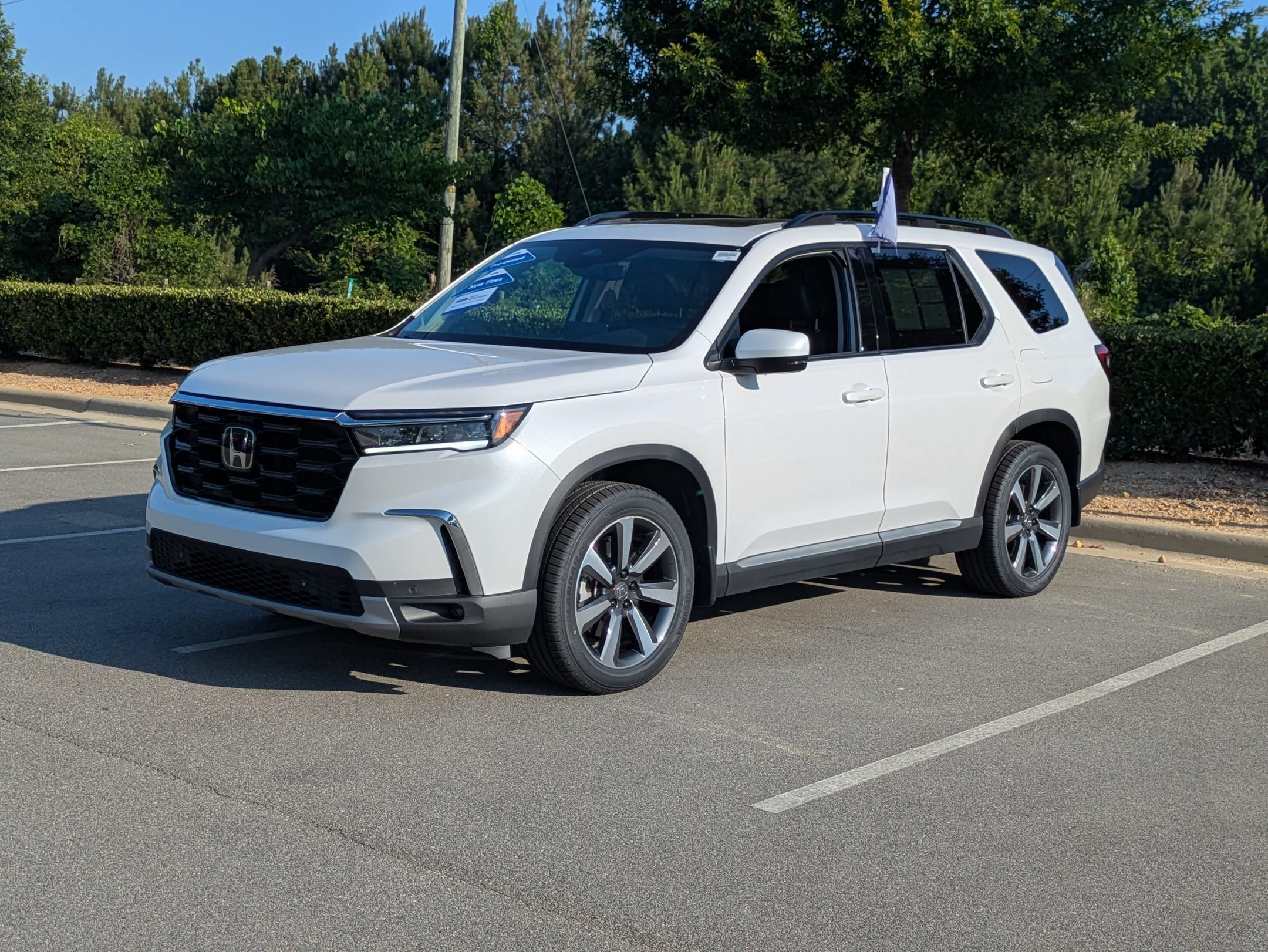 Used 2024 Honda Pilot Touring image 8