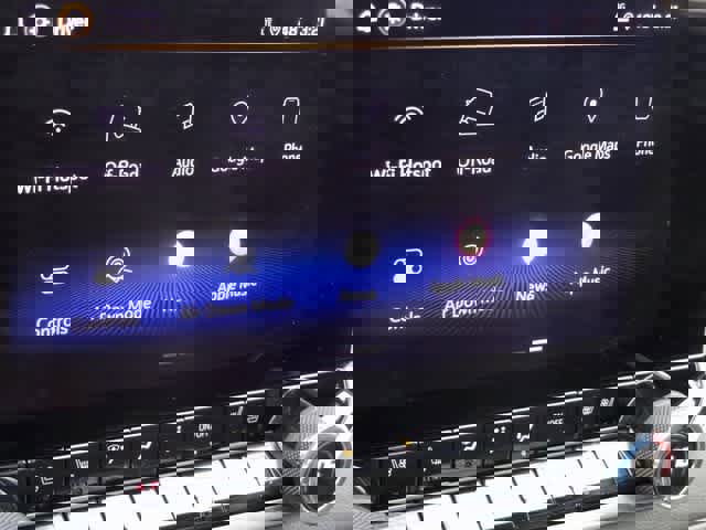 Used 2026 Chevrolet Colorado ZR2 w/ Technology Package image 26