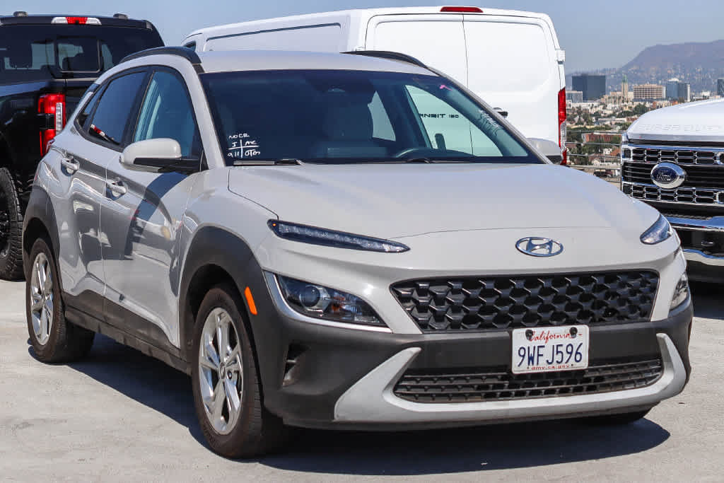 Used 2023 Hyundai Kona SEL AWD/4WD image 3