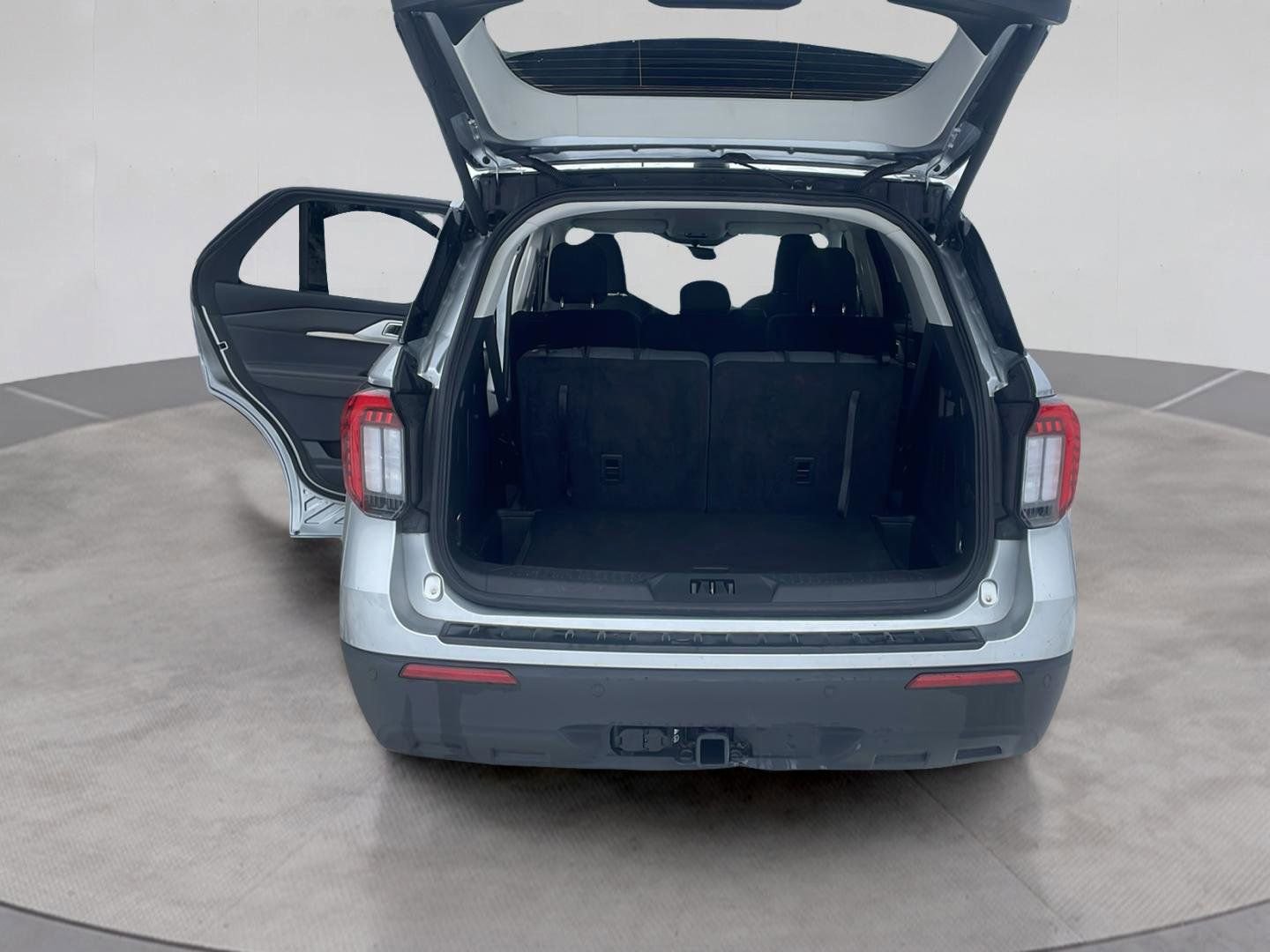 Certified 2025 Ford Explorer Active AWD/4WD image 23