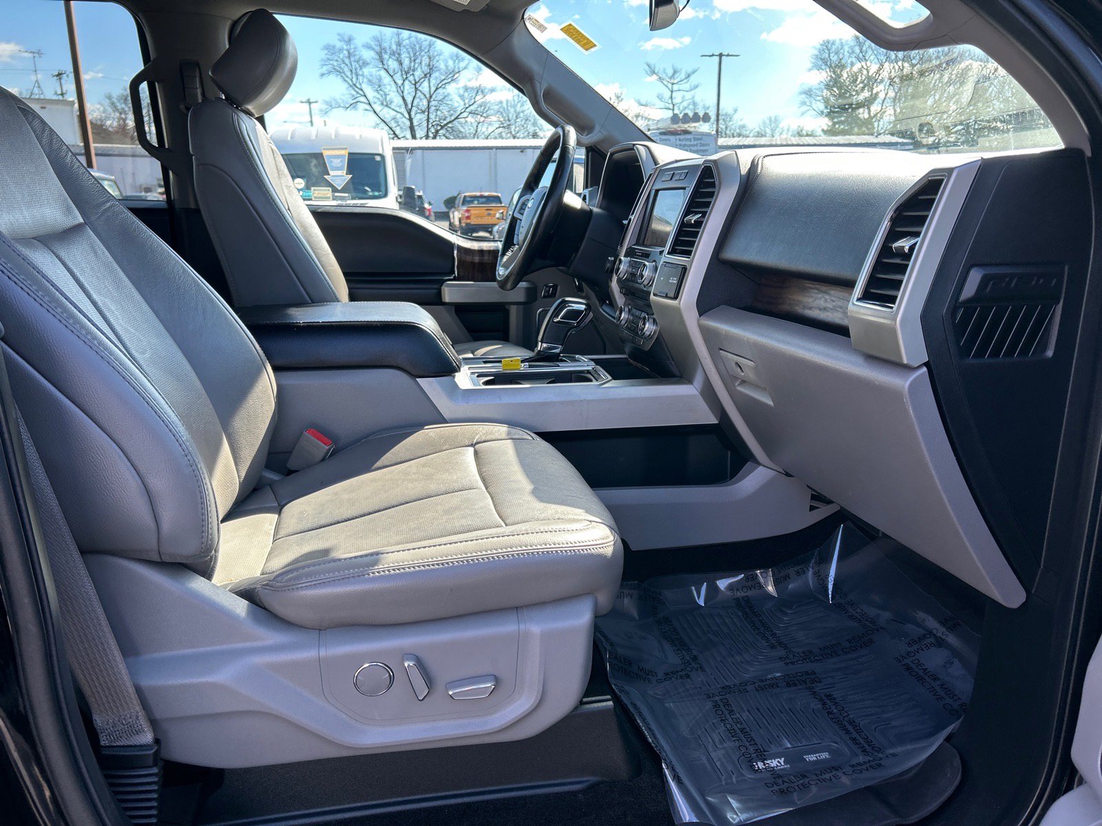 Certified 2018 Ford F150 Lariat w/ Equipment Group 502A Luxury image 17