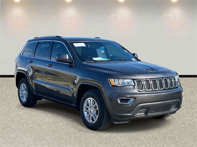 Used 2018 Jeep Grand Cherokee Laredo image 3