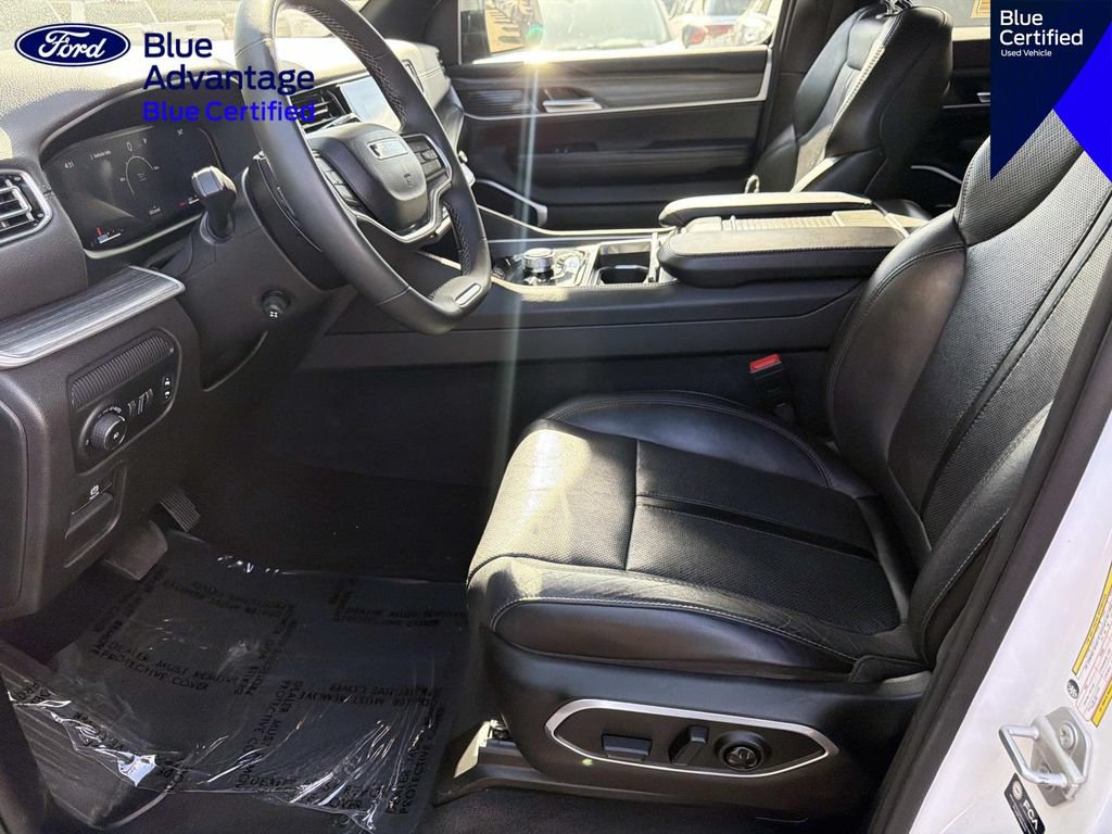 Used 2024 Jeep Wagoneer Series II w/ Flexible Seating Group AWD/4WD image 17