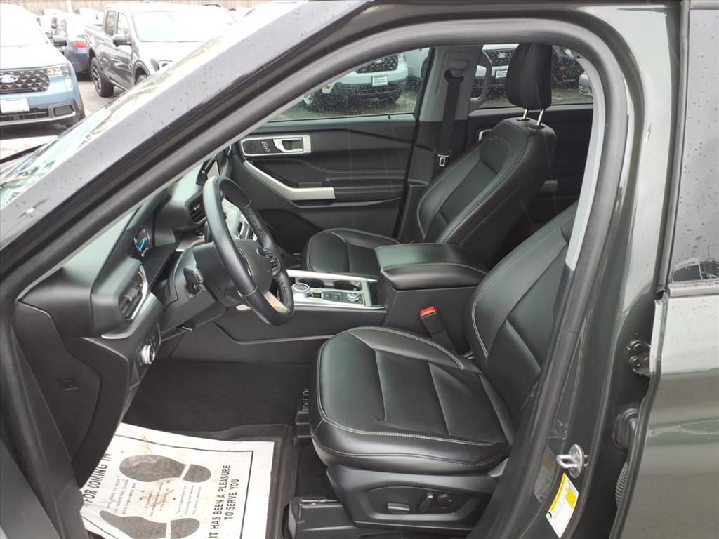 Certified 2022 Ford Explorer XLT w/ Equipment Group 202A image 26
