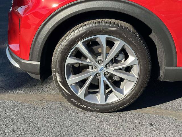 Certified 2025 Ford Explorer Platinum w/ Ultimate Package AWD/4WD image 6