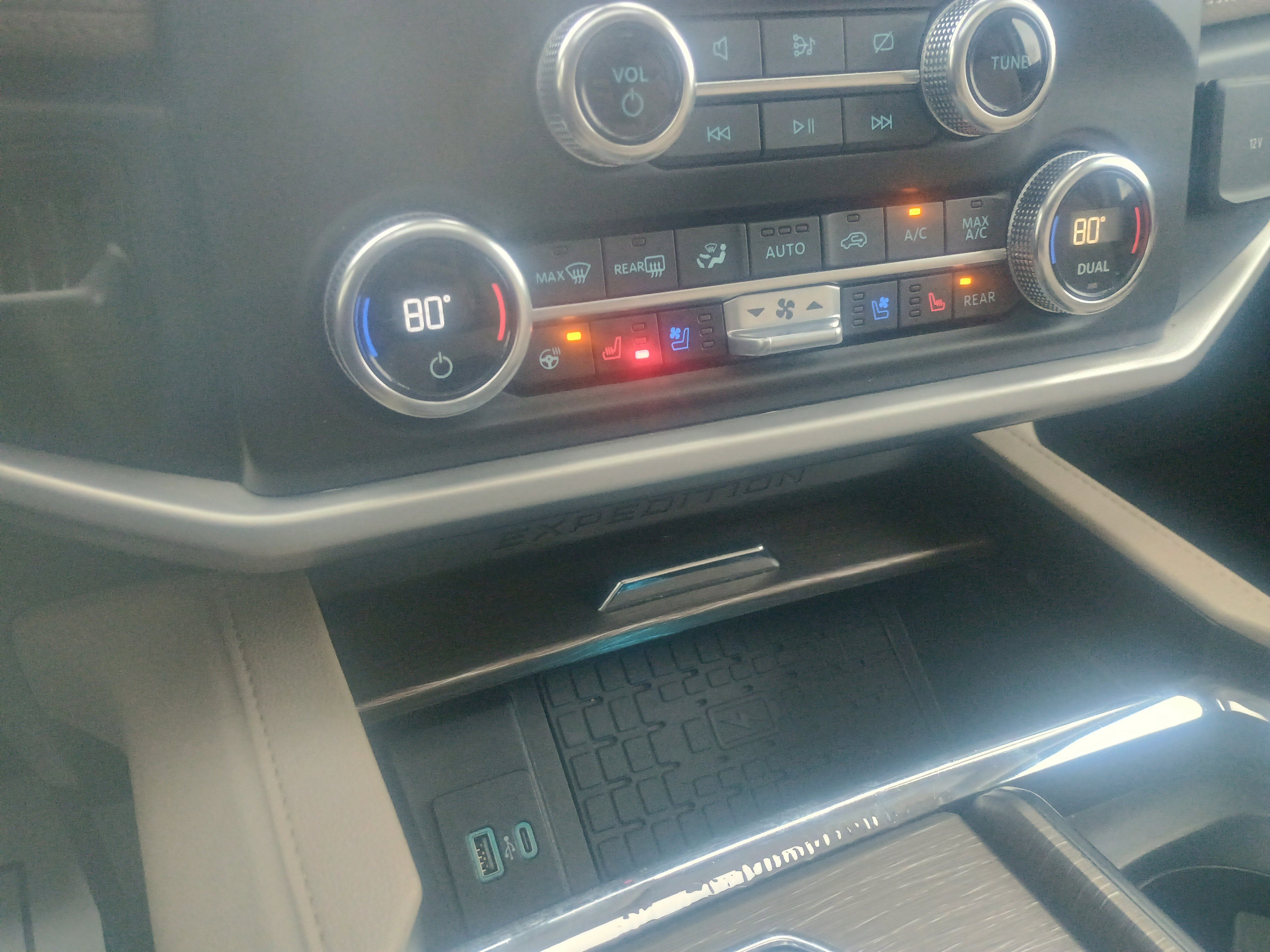 Certified 2023 Ford Expedition Limited image 30