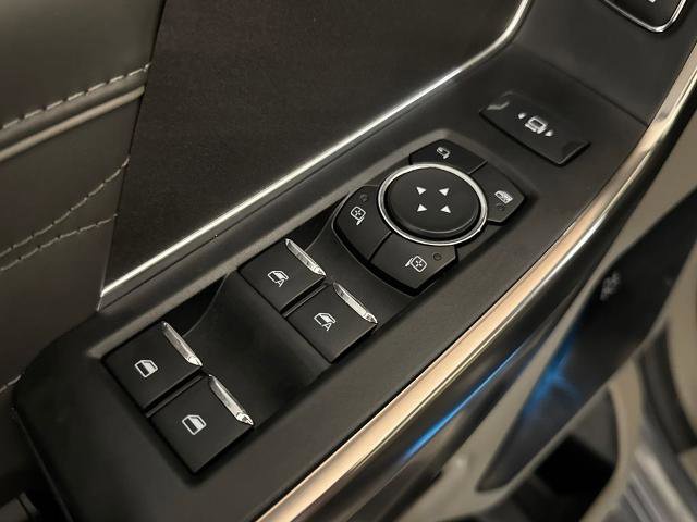 Certified 2025 Ford F350 Platinum w/ Platinum Plus Package image 18