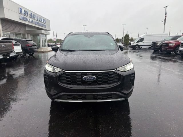 Certified 2024 Ford Escape ST-Line w/ Tech Pack #1 AWD/4WD image 3