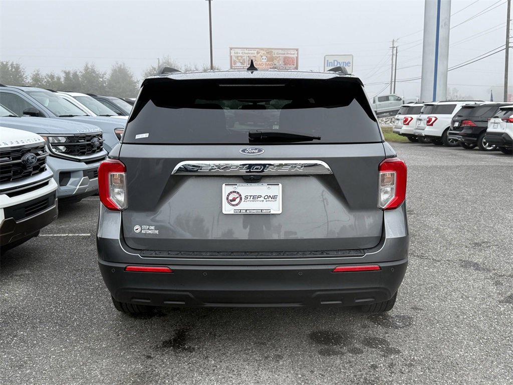 Certified 2024 Ford Explorer XLT image 4