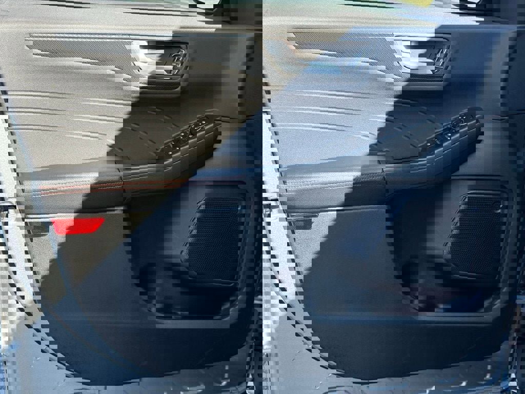 Certified 2024 Ford Escape ST-Line w/ Tech Pack #1 image 17