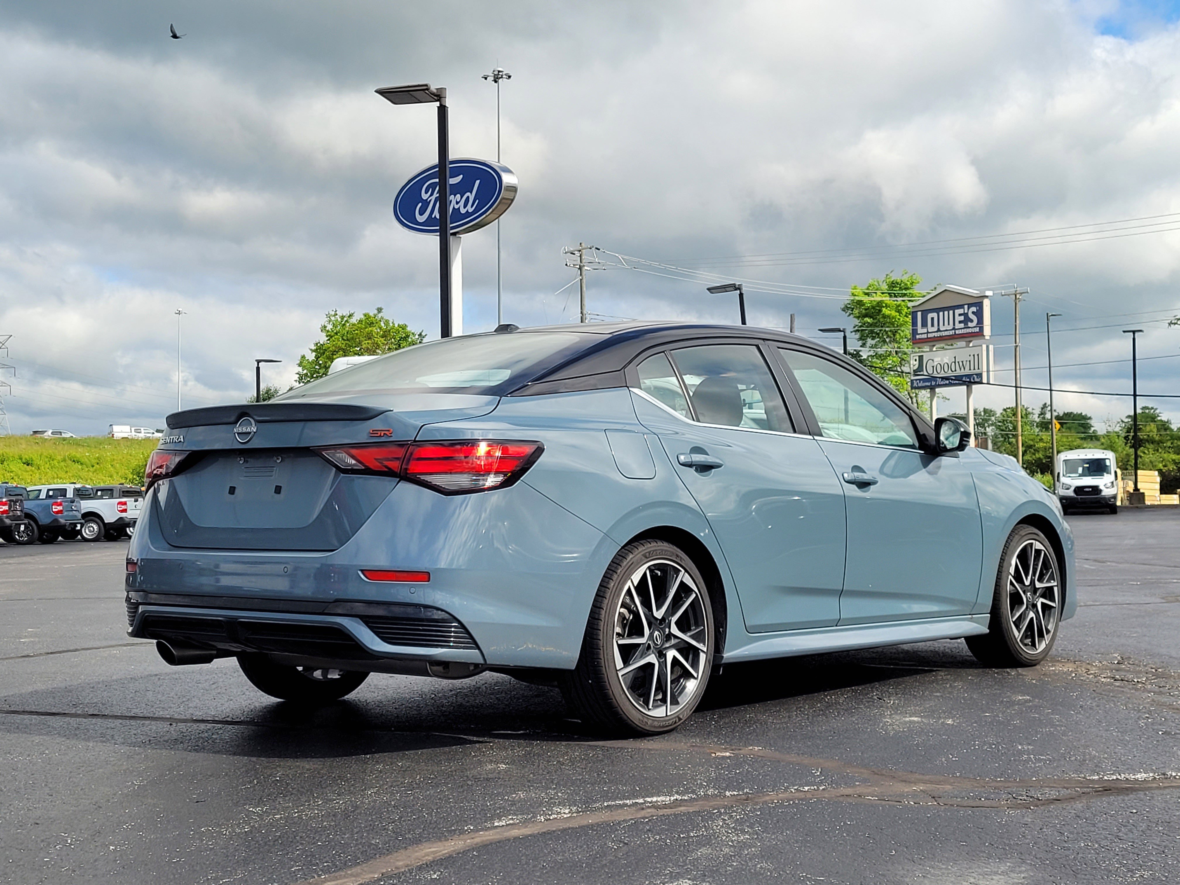 Used 2024 Nissan Sentra SR w/ SR Premium Package FWD image 4