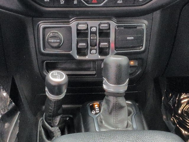 Used 2021 Jeep Wrangler Unlimited Sport AWD/4WD image 18