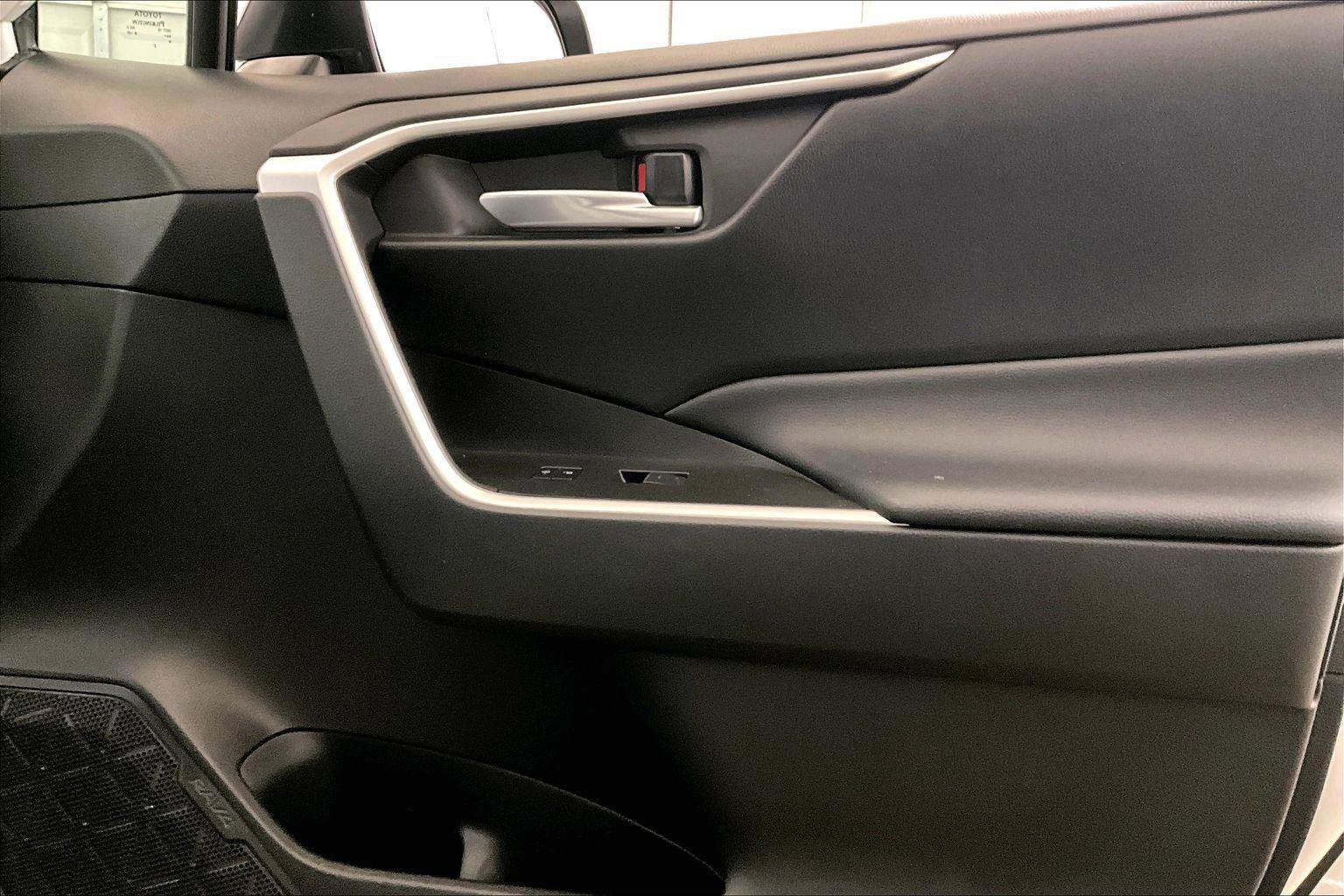 Used 2023 Toyota RAV4 XLE image 23