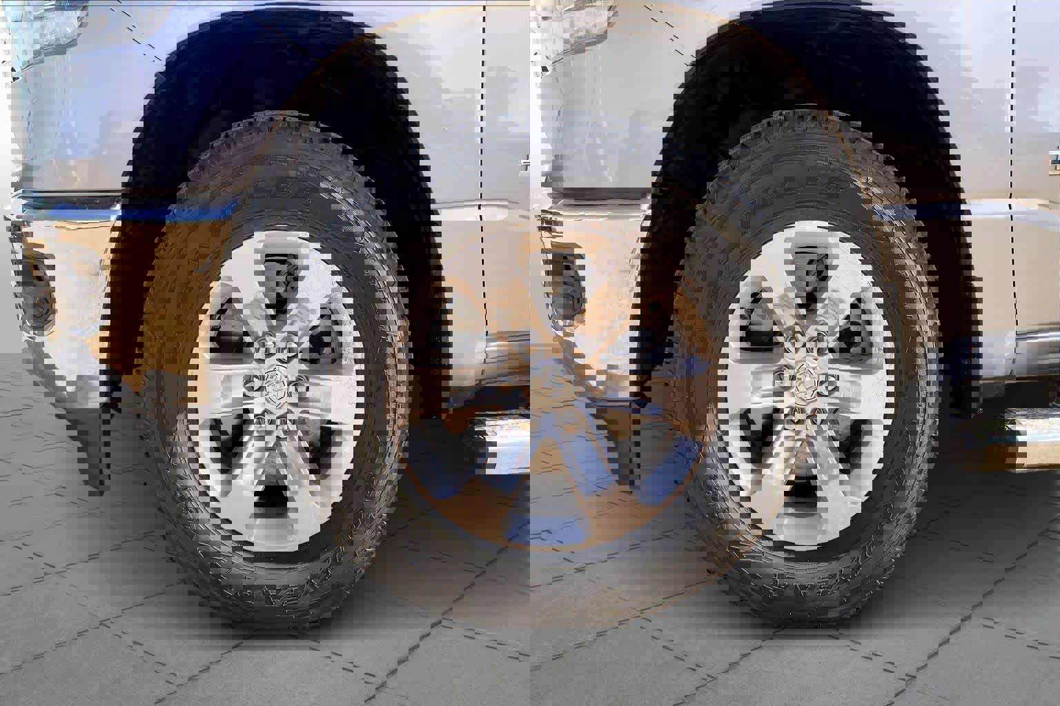 Used 2023 RAM 1500 Laramie image 13