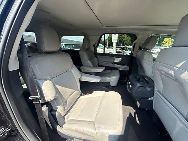 Certified 2025 Ford Expedition Active AWD/4WD image 18