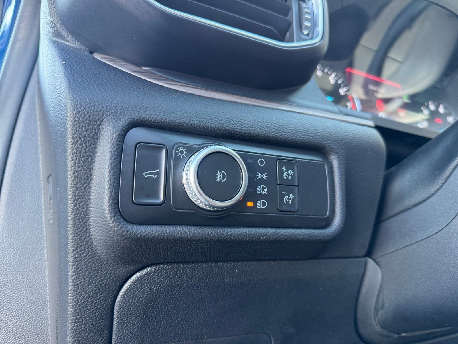 Certified 2021 Ford Explorer Limited w/ Equipment Group 301A image 22