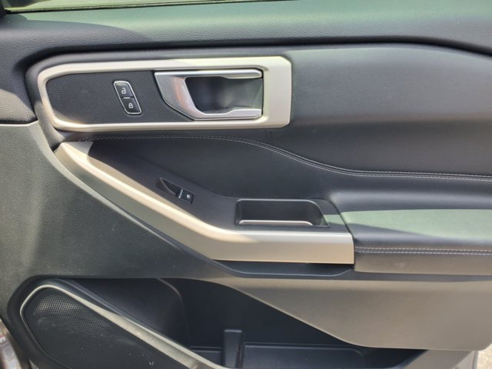 Certified 2023 Ford Explorer XLT RWD image 36
