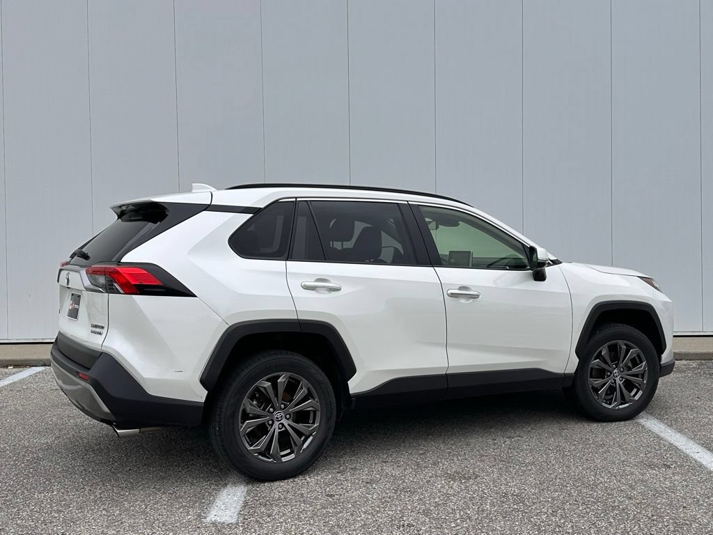 Used 2022 Toyota RAV4 Limited AWD/4WD image 6