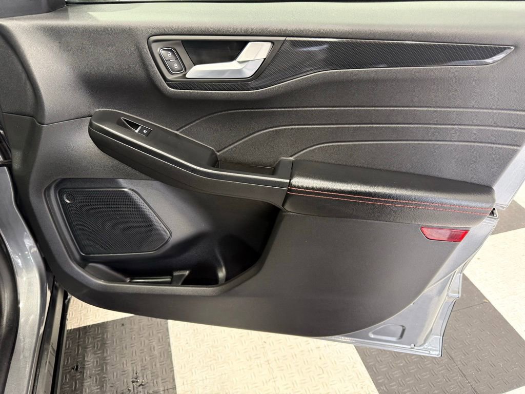 Certified 2025 Ford Escape ST-Line image 21