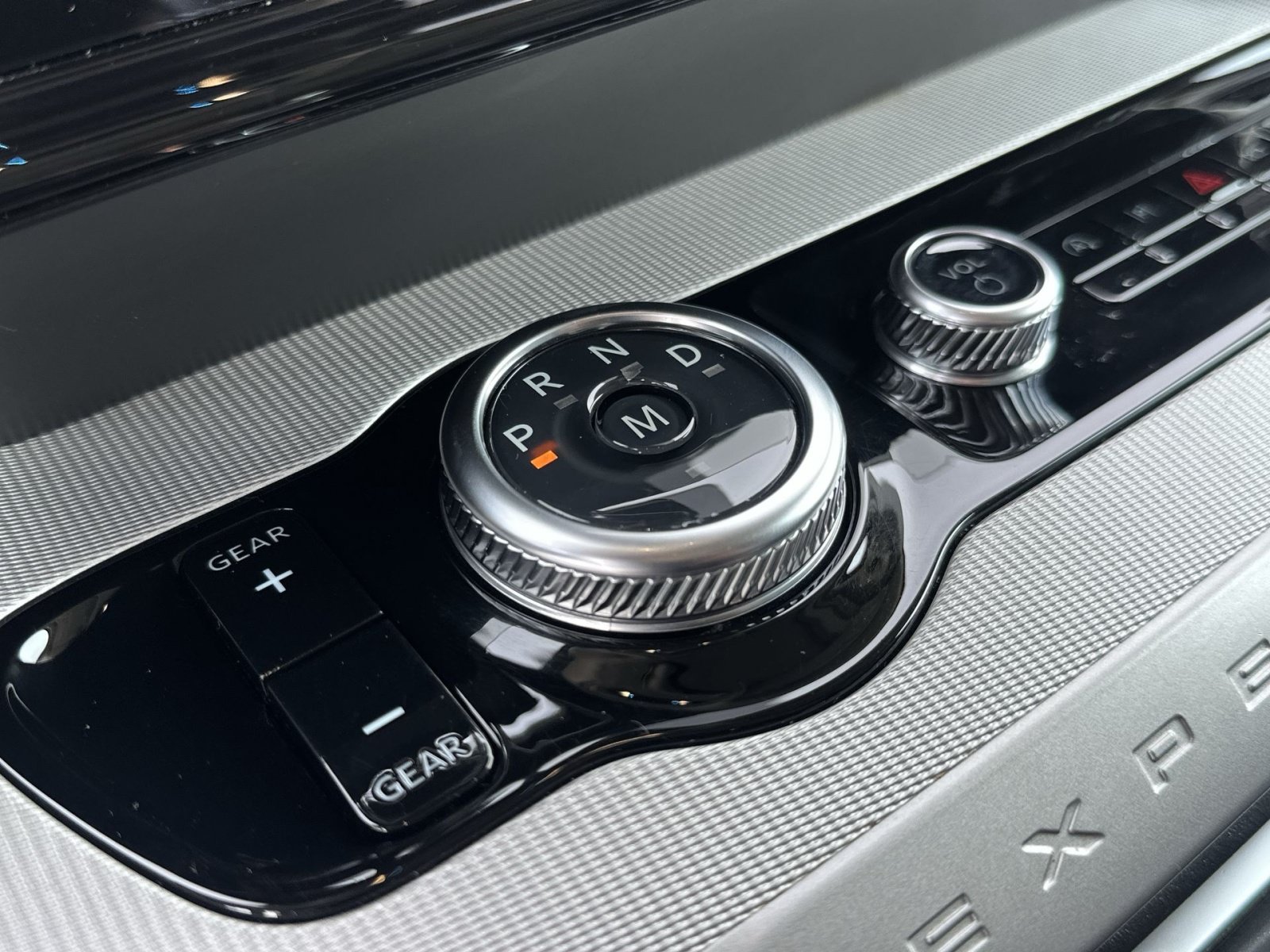 Certified 2025 Ford Expedition Active AWD/4WD image 30