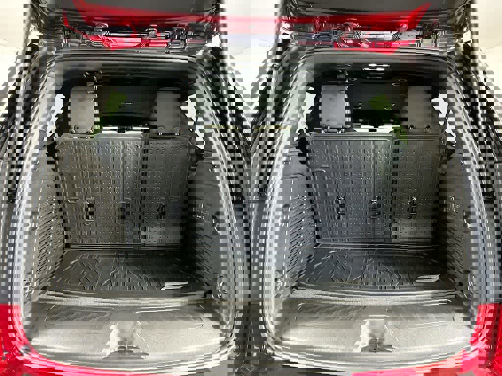 Used 2025 Chevrolet Tahoe LT w/ Comfort Package image 24