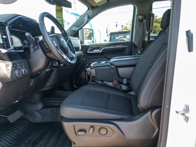 Used 2025 Chevrolet Silverado 2500 LT w/ Convenience Package image 11