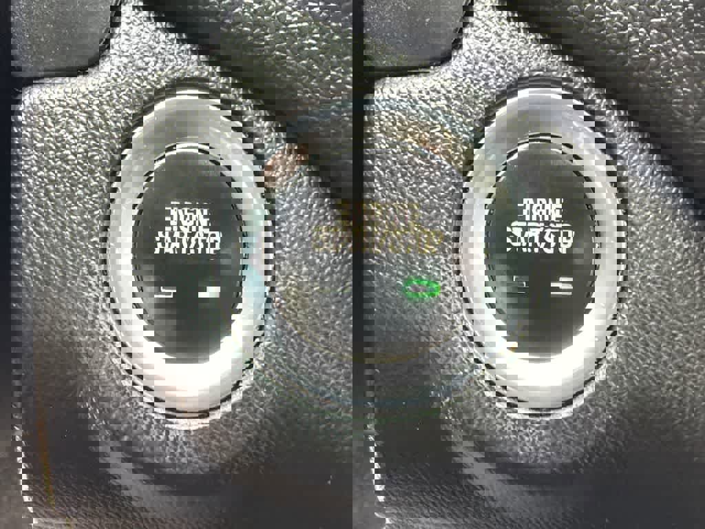 Used 2020 Chevrolet Equinox LT image 30