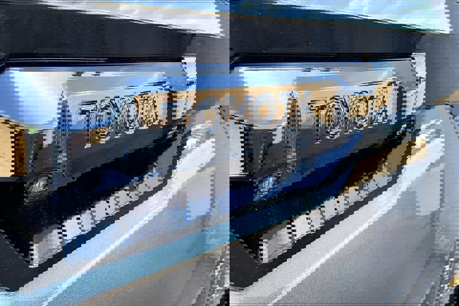 Used 2023 Toyota Tundra Platinum image 30