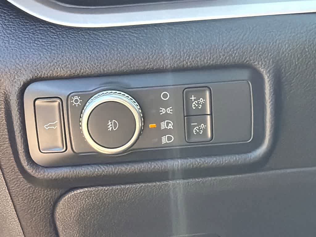 Certified 2022 Ford Explorer XLT w/ Equipment Group 202A AWD/4WD image 31