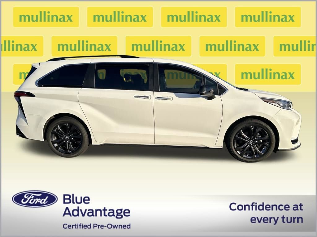 Used 2023 Toyota Sienna XSE video 2