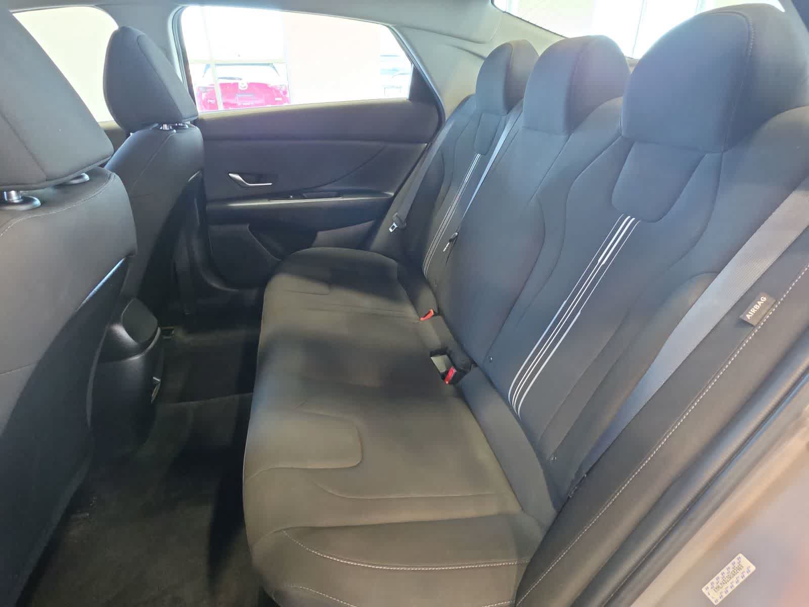 Used 2024 Hyundai Elantra SEL FWD image 31