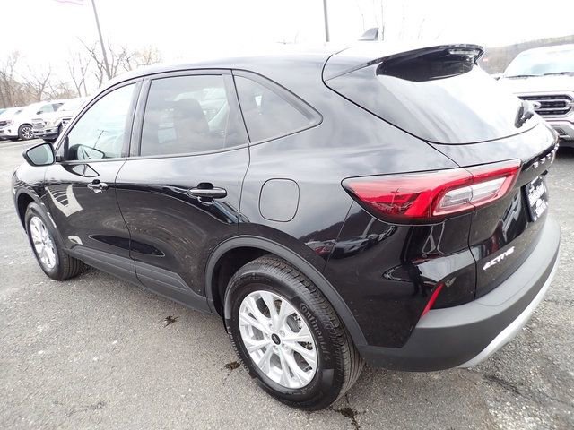 Certified 2025 Ford Escape Active AWD/4WD image 3