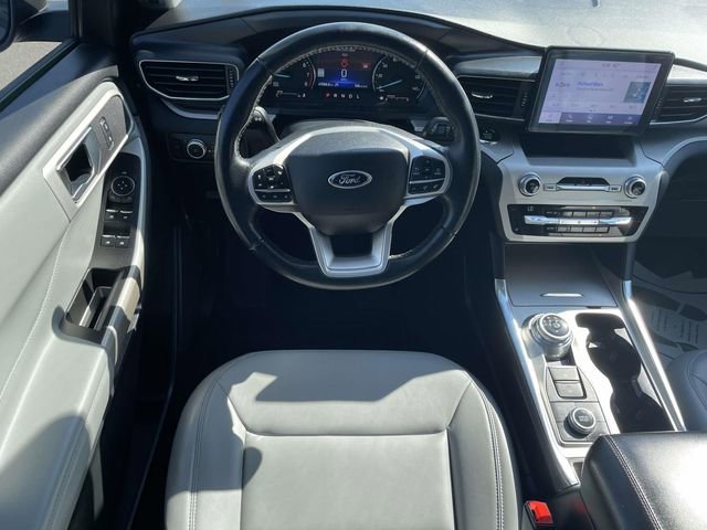 Certified 2021 Ford Explorer XLT w/ Equipment Group 202A AWD/4WD image 13