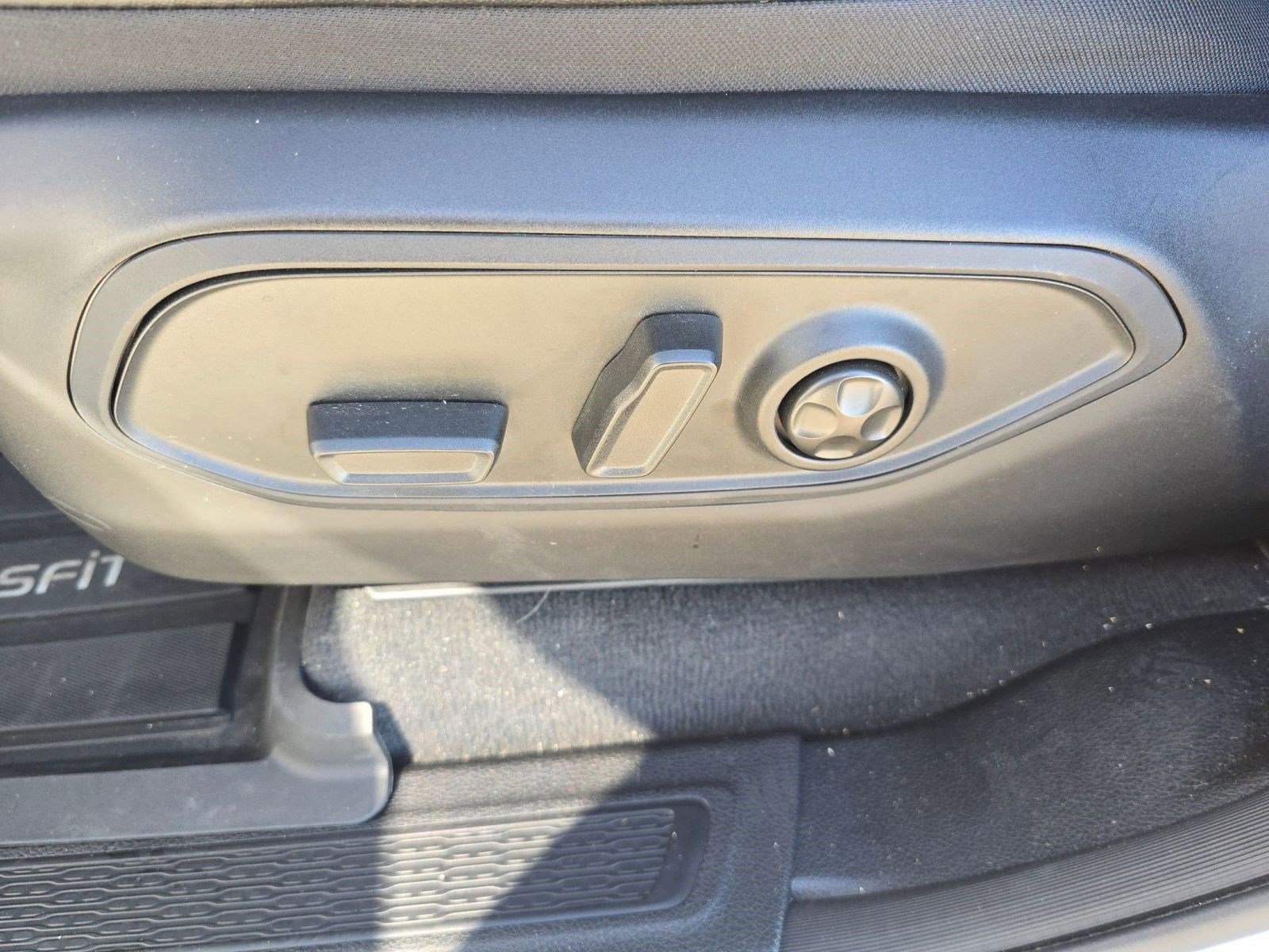 Used 2025 Jeep Grand Cherokee L Limited w/ Luxury Tech Group II image 12