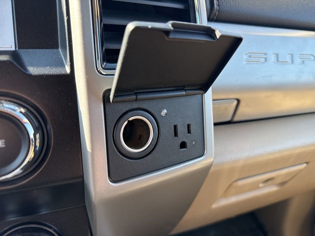 Certified 2020 Ford F350 Lariat w/ Lariat Ultimate Package image 34