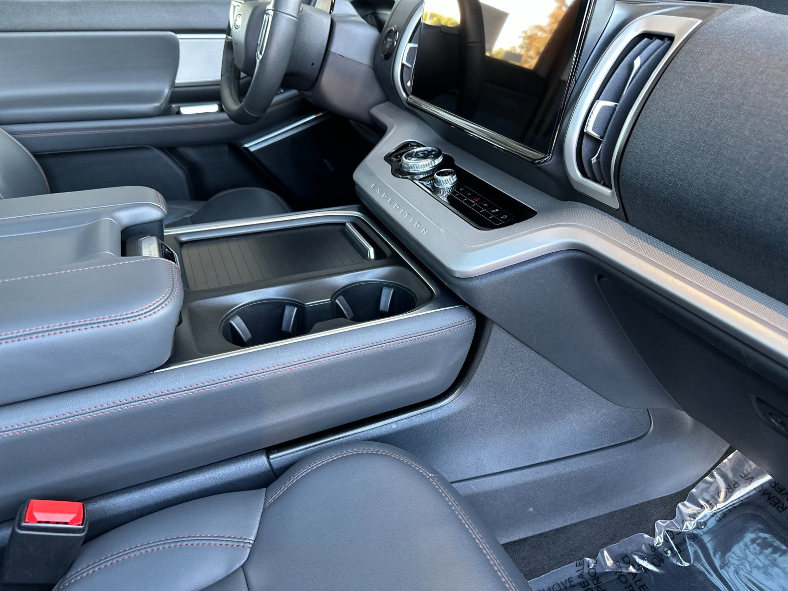 Certified 2025 Ford Expedition Active image 17