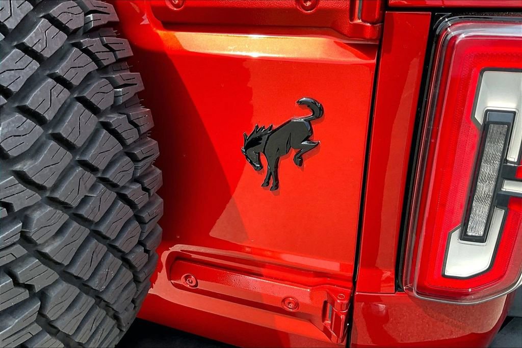 Certified 2023 Ford Bronco Wildtrak AWD/4WD image 8