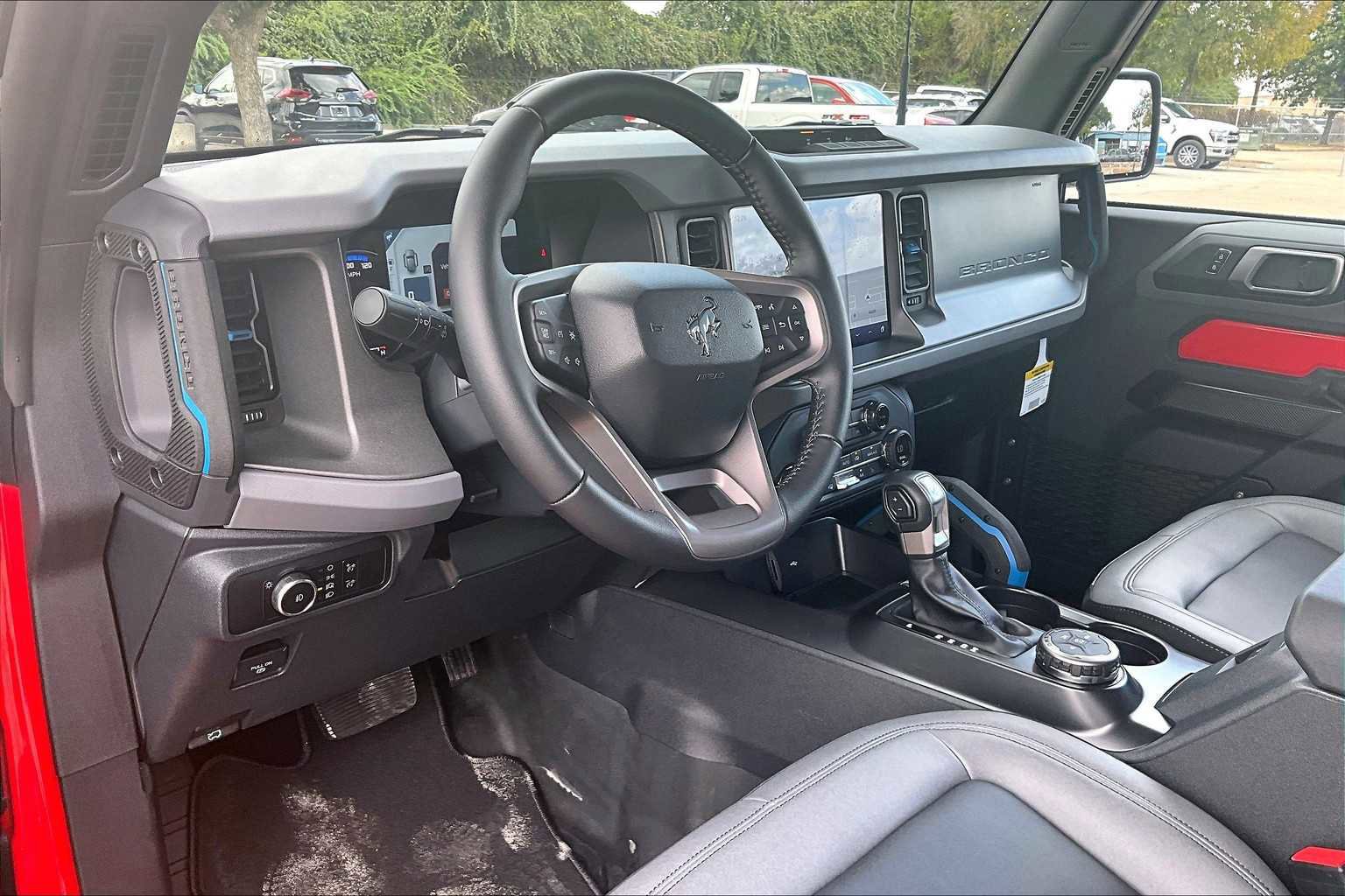 Certified 2024 Ford Bronco Black Diamond image 18