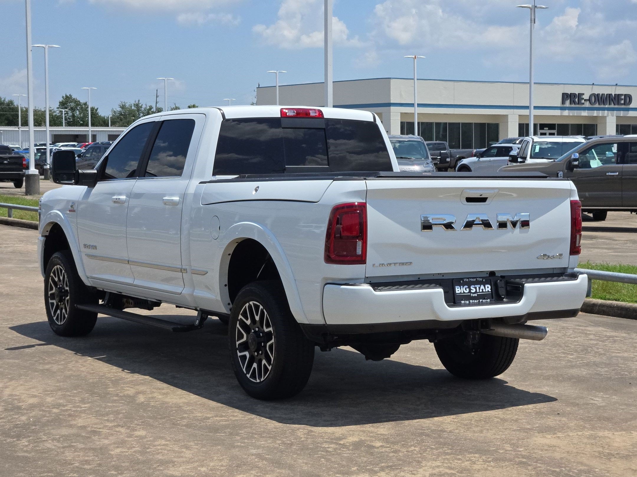 Used 2025 RAM 2500 Limited AWD/4WD image 7