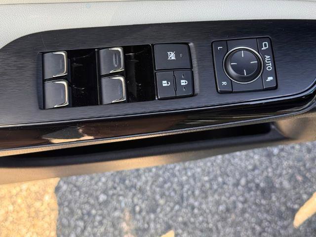 Used 2023 Lexus ES 350 w/ Premium Package FWD image 17