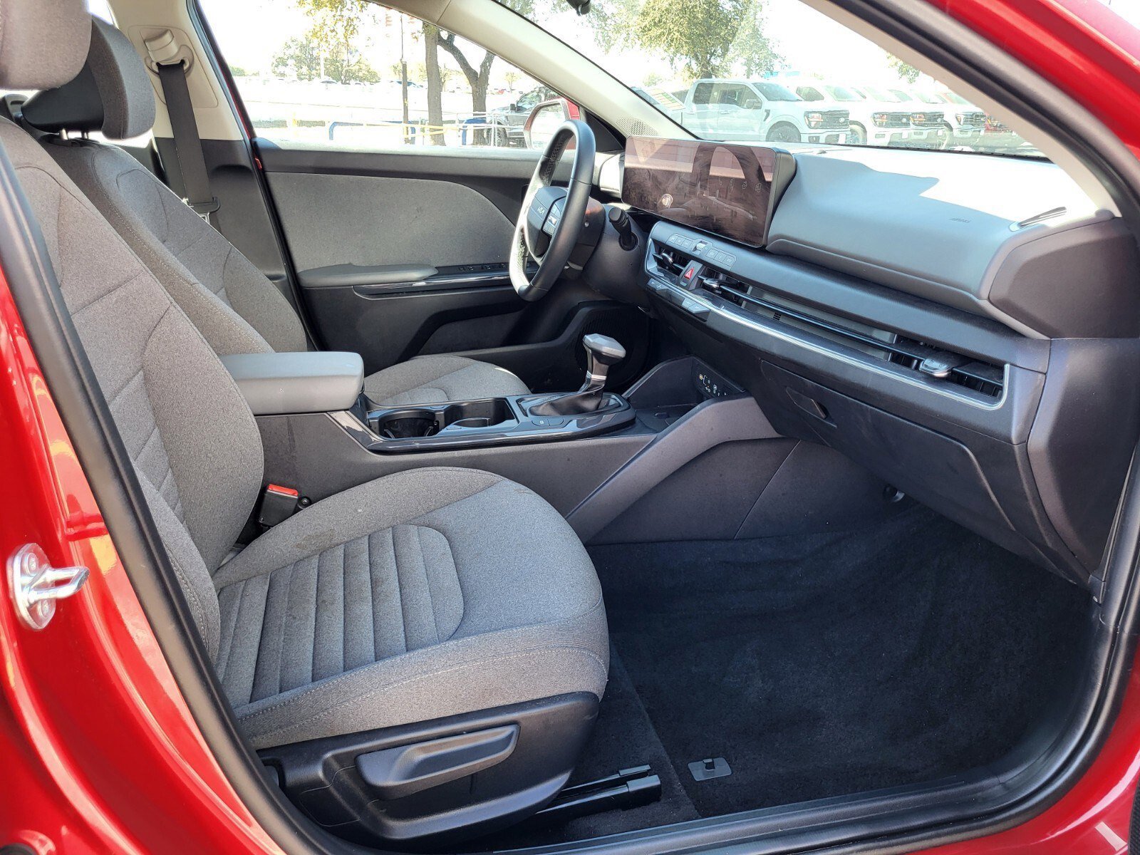 Used 2025 Kia K4 EX image 12