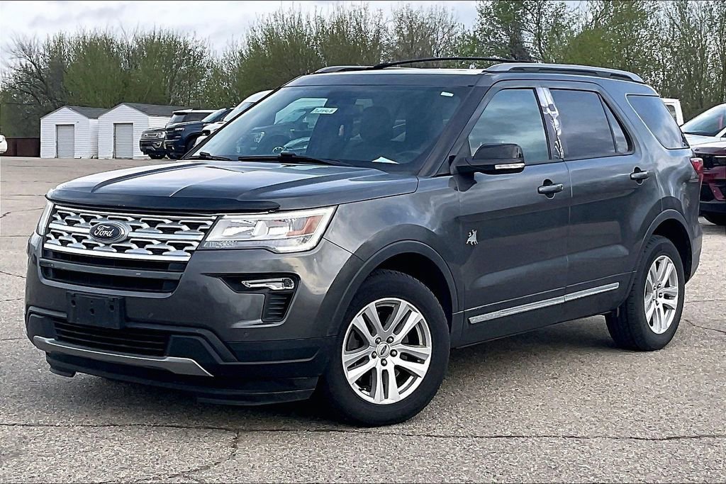 Certified 2018 Ford Explorer XLT w/ Equipment Group 202A AWD/4WD image 2