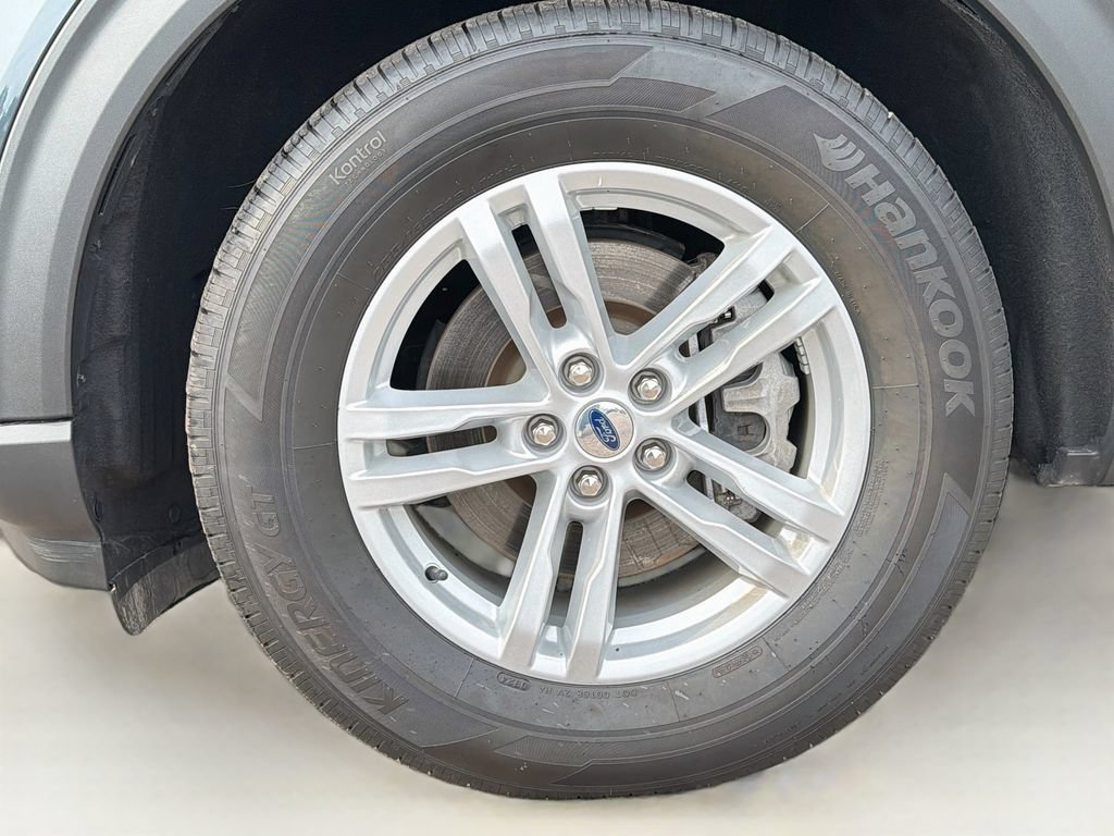 Certified 2024 Ford Explorer XLT w/ Equipment Group 202A AWD/4WD image 34